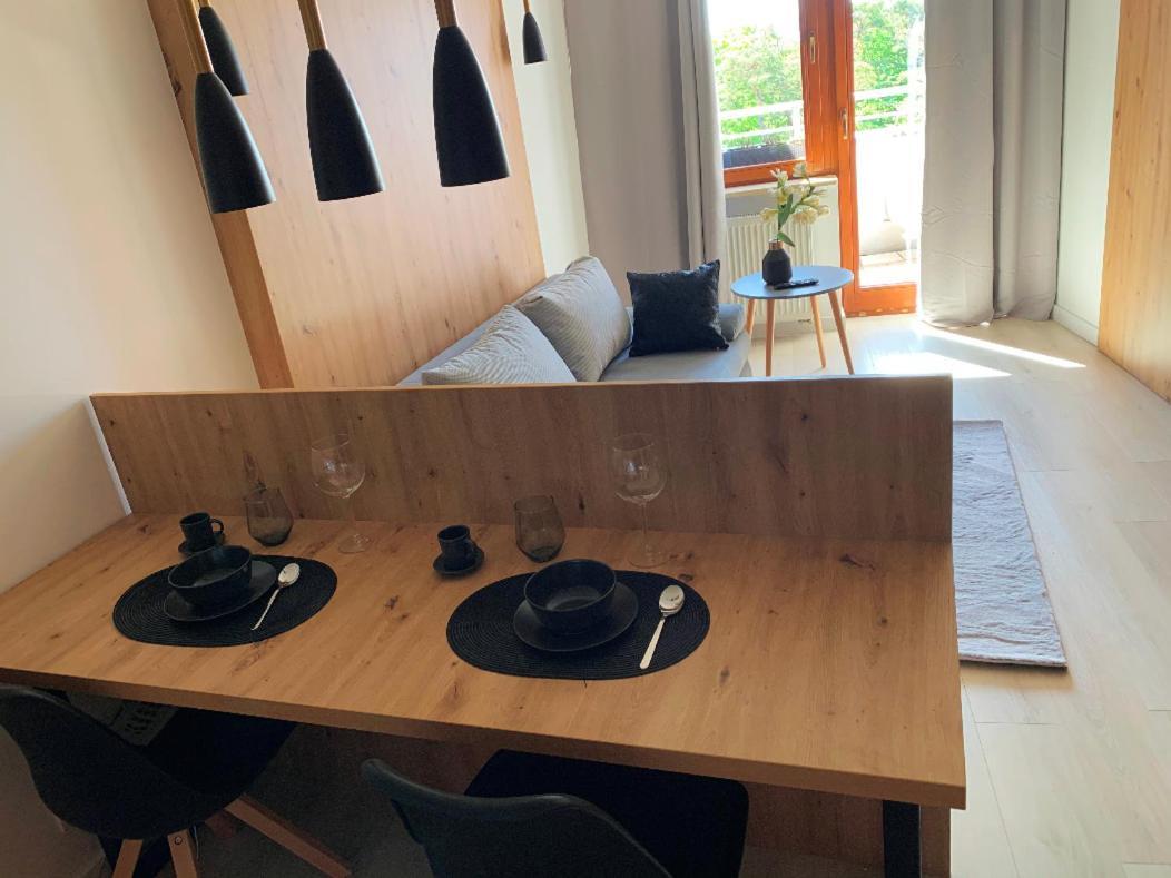 야스타르니아 Dom Zdrojowy Apartament Debowy 아파트 외부 사진